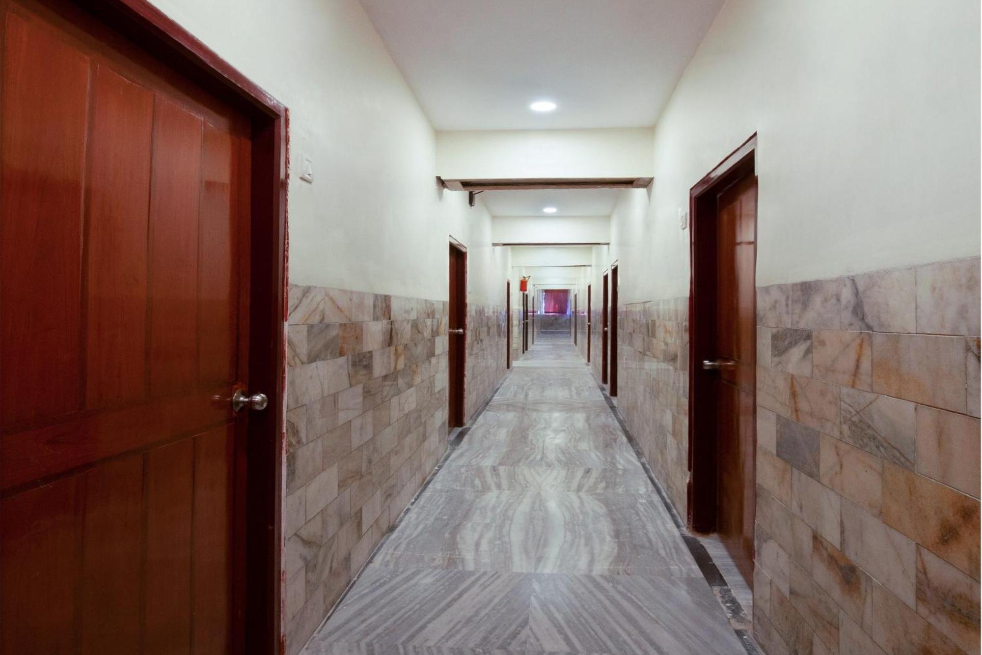 Super Hotel O Holiday Rani Gunj Opp Punjab National Bank Secundurabad Zewnętrze zdjęcie